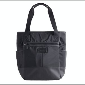 Lole Black Tote Bag with Modern Sophistication